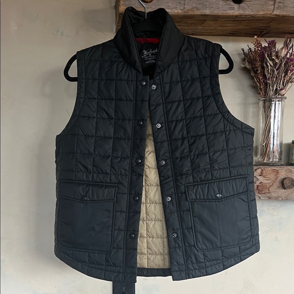 Woolrich Black Quilted Exploration Vest Snap Button